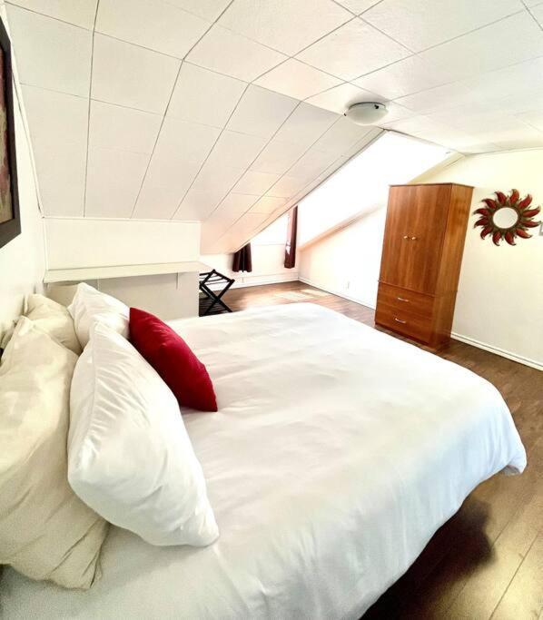 Les Appartements Du Vieil Edifice Metabetchouan-Lac-a-la-Croix ภายนอก รูปภาพ