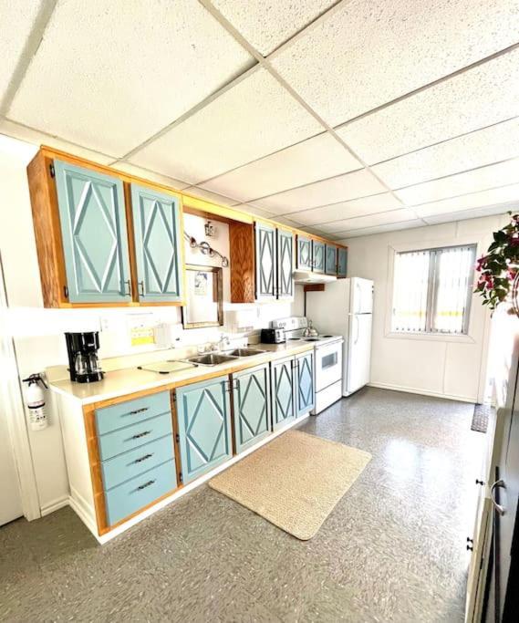 Les Appartements Du Vieil Edifice Metabetchouan-Lac-a-la-Croix ภายนอก รูปภาพ
