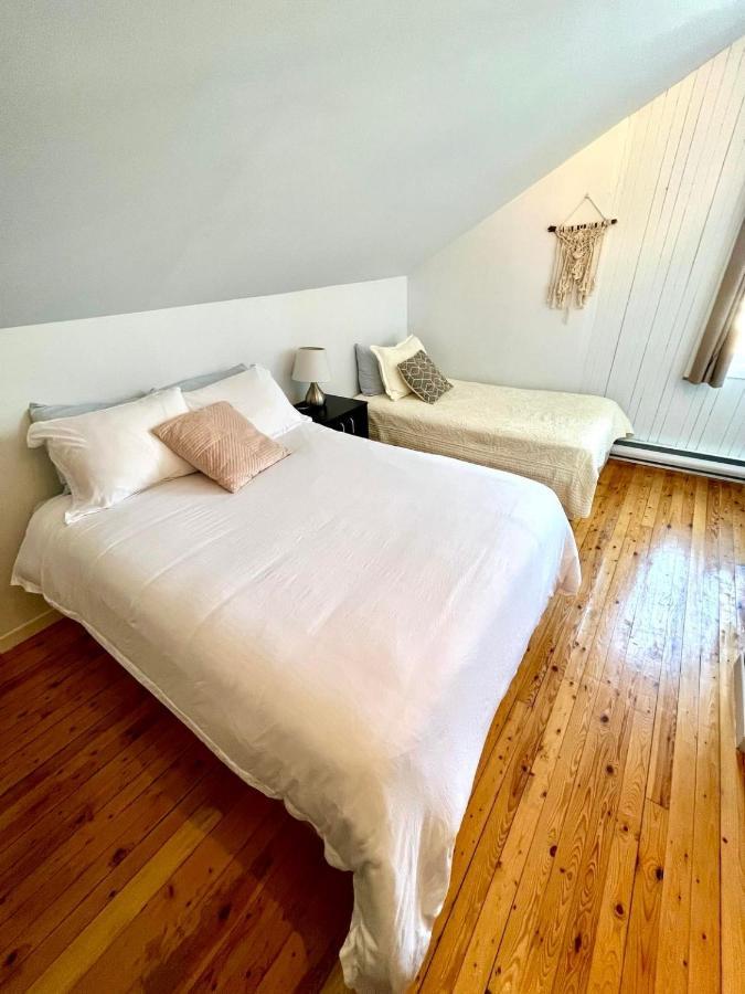 Les Appartements Du Vieil Edifice Metabetchouan-Lac-a-la-Croix ภายนอก รูปภาพ