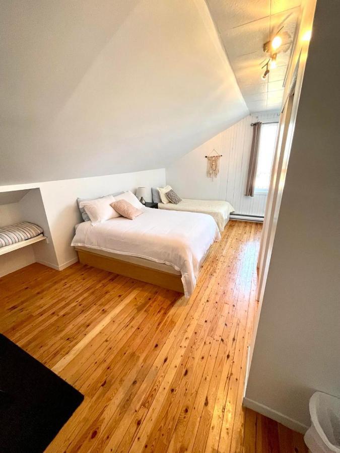 Les Appartements Du Vieil Edifice Metabetchouan-Lac-a-la-Croix ภายนอก รูปภาพ