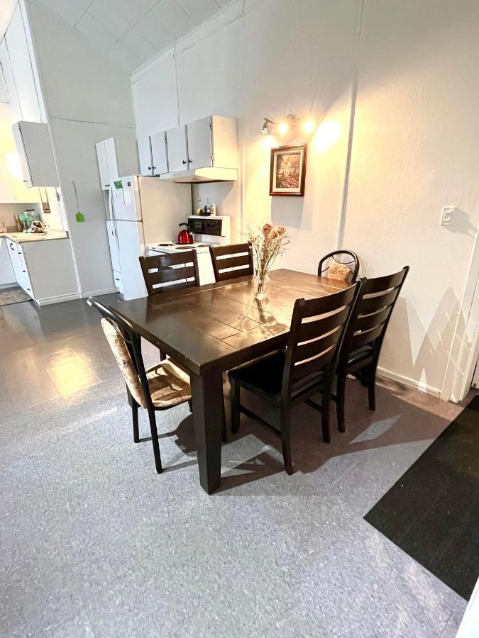 Les Appartements Du Vieil Edifice Metabetchouan-Lac-a-la-Croix ภายนอก รูปภาพ